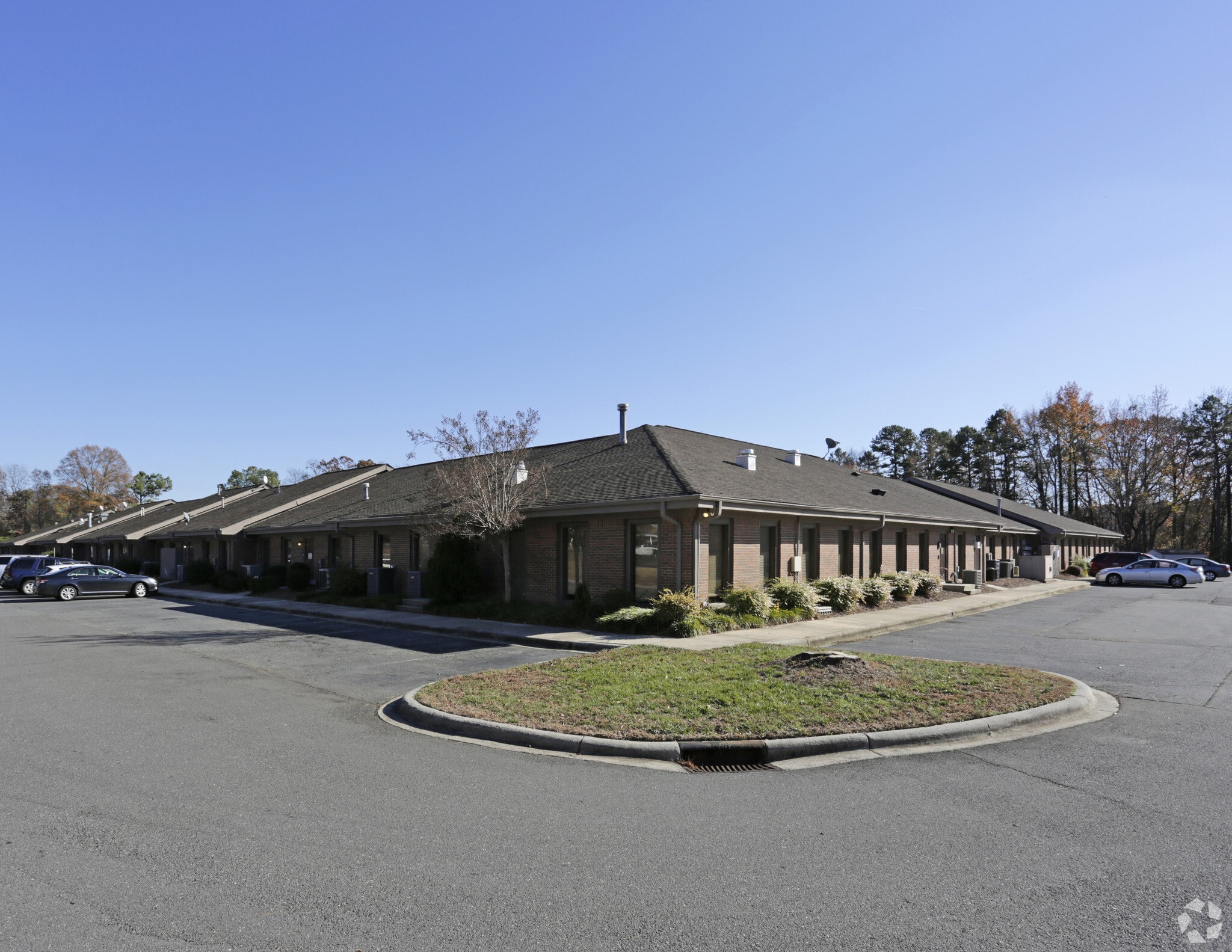 411-511 N Wendover Rd, Charlotte, NC for lease Building Photo- Image 1 of 19
