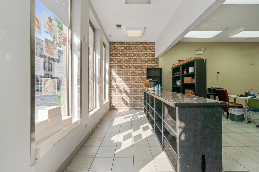 907 N Damen Ave, Chicago, IL for lease - Building Photo - Image 3 of 20