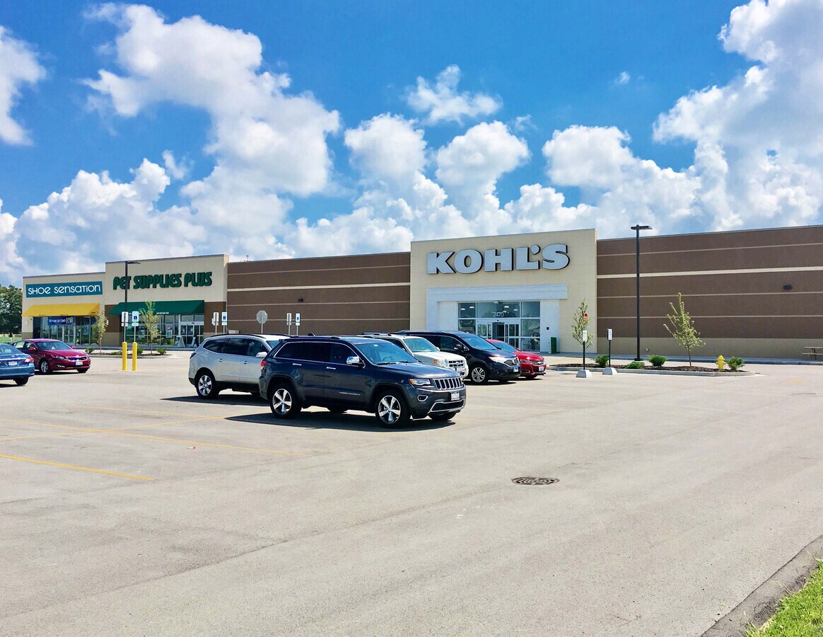 24702474 Veterans Dr, Galesburg, IL 61401