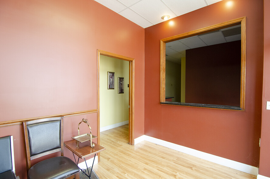 1000-1052 Eagle Lake Dr, Lawrenceburg, KY for lease - Interior Photo - Image 3 of 16