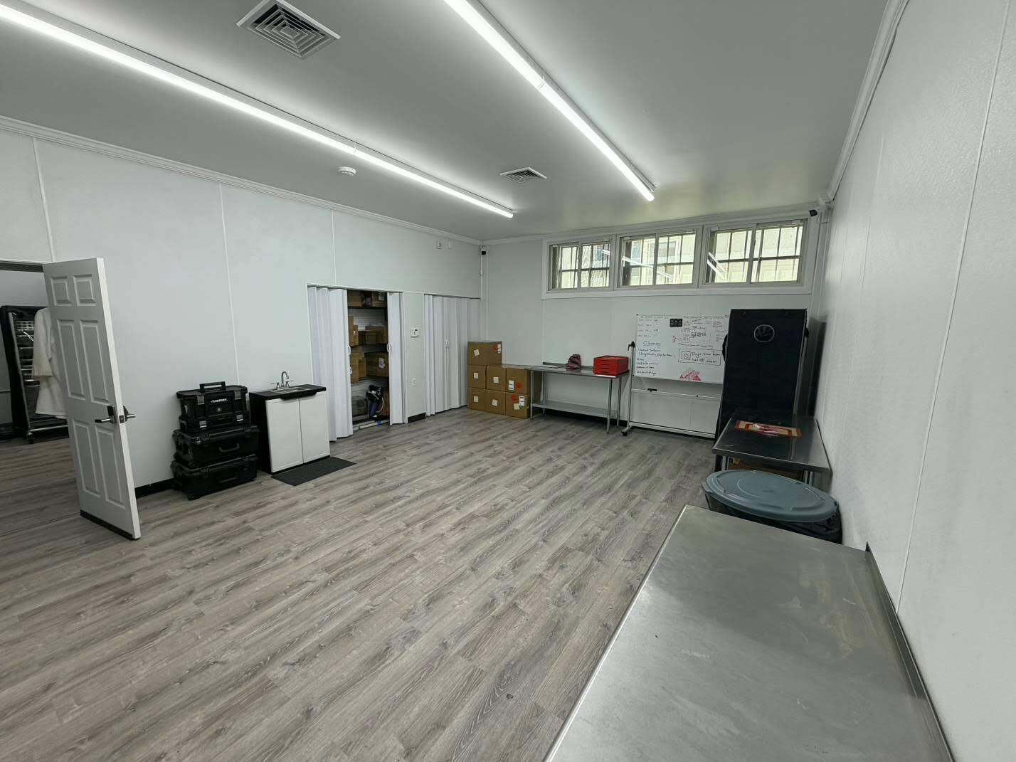 1615 Sycamore Ave, Bohemia, NY for lease Interior Photo- Image 1 of 2