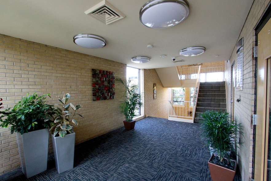 8855 Annapolis Rd, Lanham, MD for lease - Lobby - Image 3 of 5