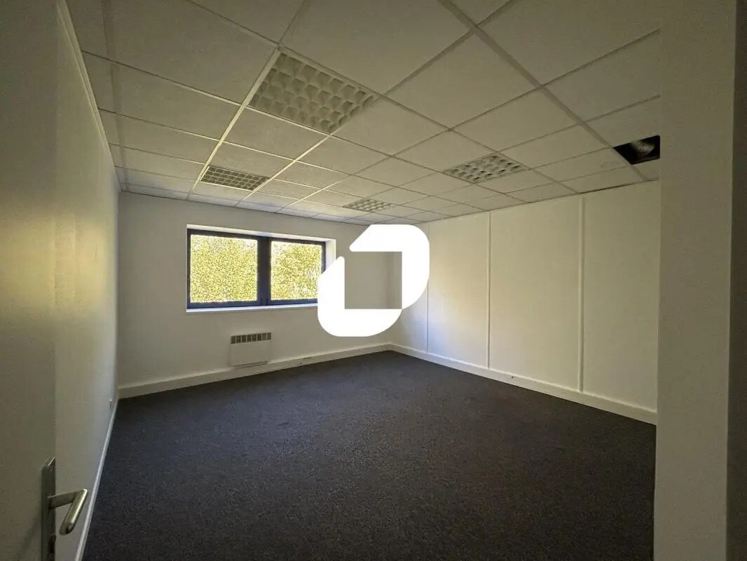 Office in Noisy-le-Grand for sale Interior Photo- Image 1 of 7