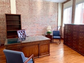 232 Capitol St, Charleston, WV for lease Interior Photo- Image 1 of 12