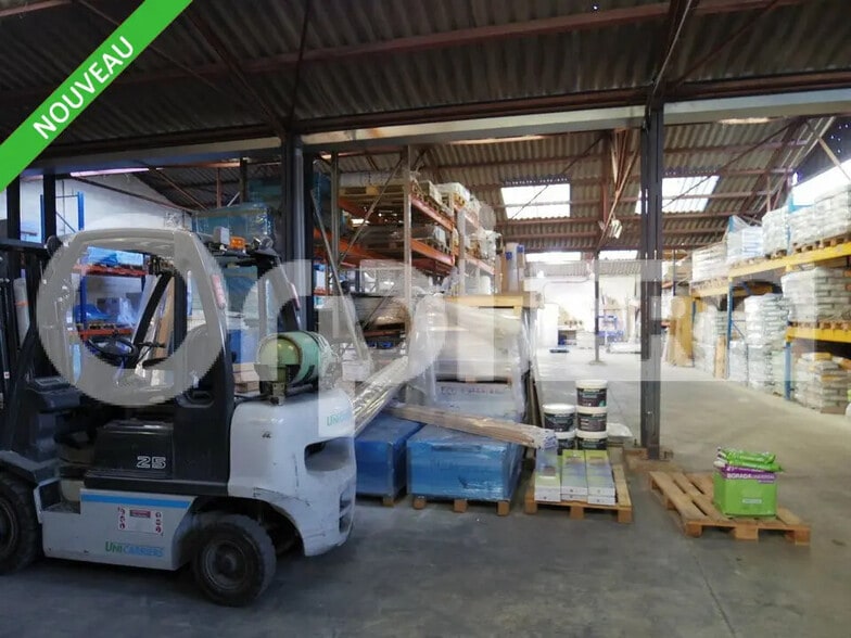 Flex in Soissons for lease - Interior Photo - Image 3 of 10