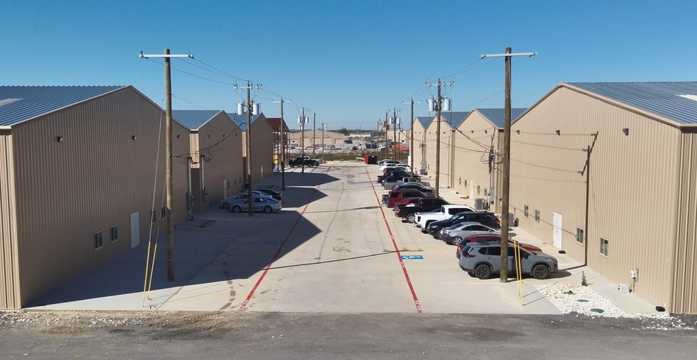 8420 E Hwy 67, Alvarado, TX for lease - Building Photo - Image 3 of 6