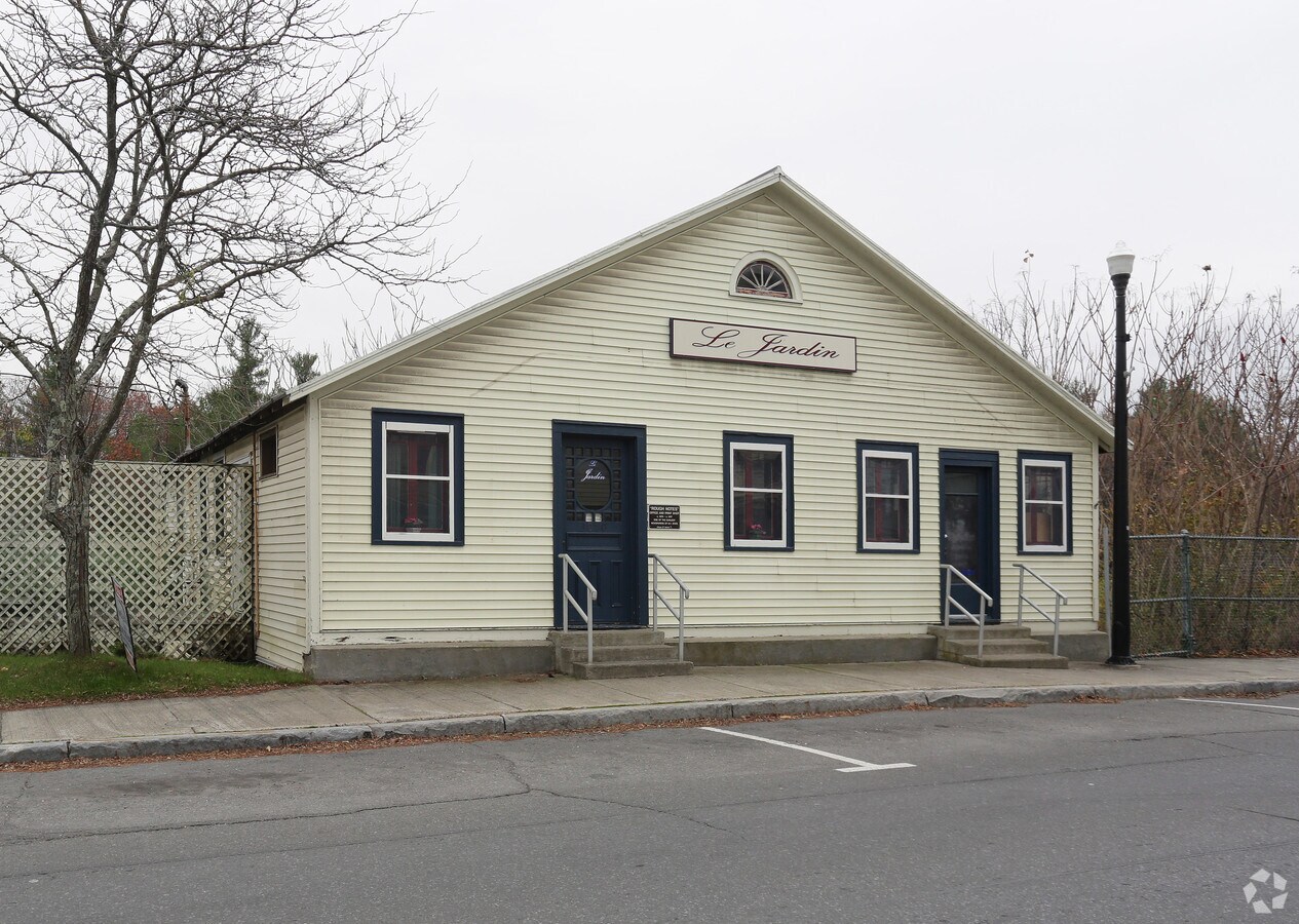 3050 Main St, Valatie, NY 12184