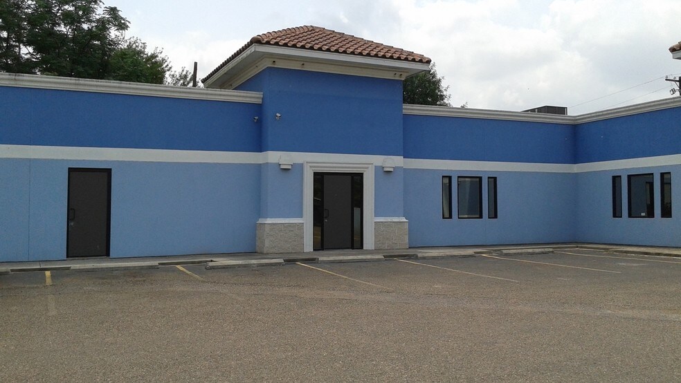 910 E Hidalgo Ave, Raymondville, TX for sale - Primary Photo - Image 1 of 1