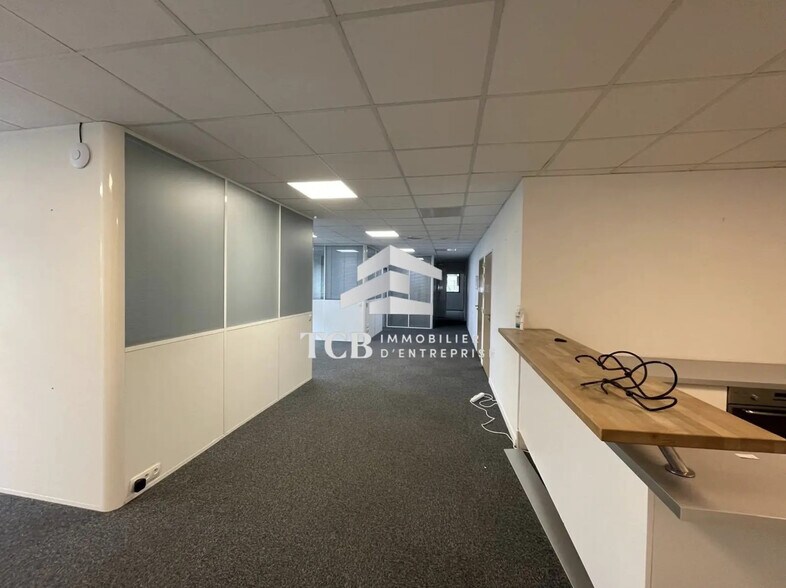 Office in Saint-Herblain for sale - Interior Photo - Image 3 of 3