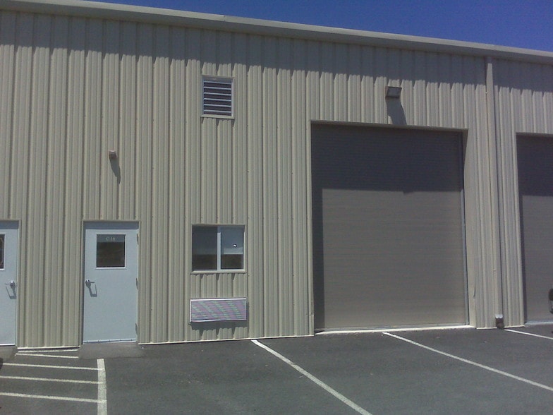 837 Upper Union St, Franklin, MA for lease - Building Photo - Image 1 of 16