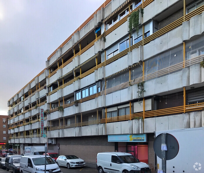 Retail in Leganés, Madrid for lease - Building Photo - Image 2 of 2