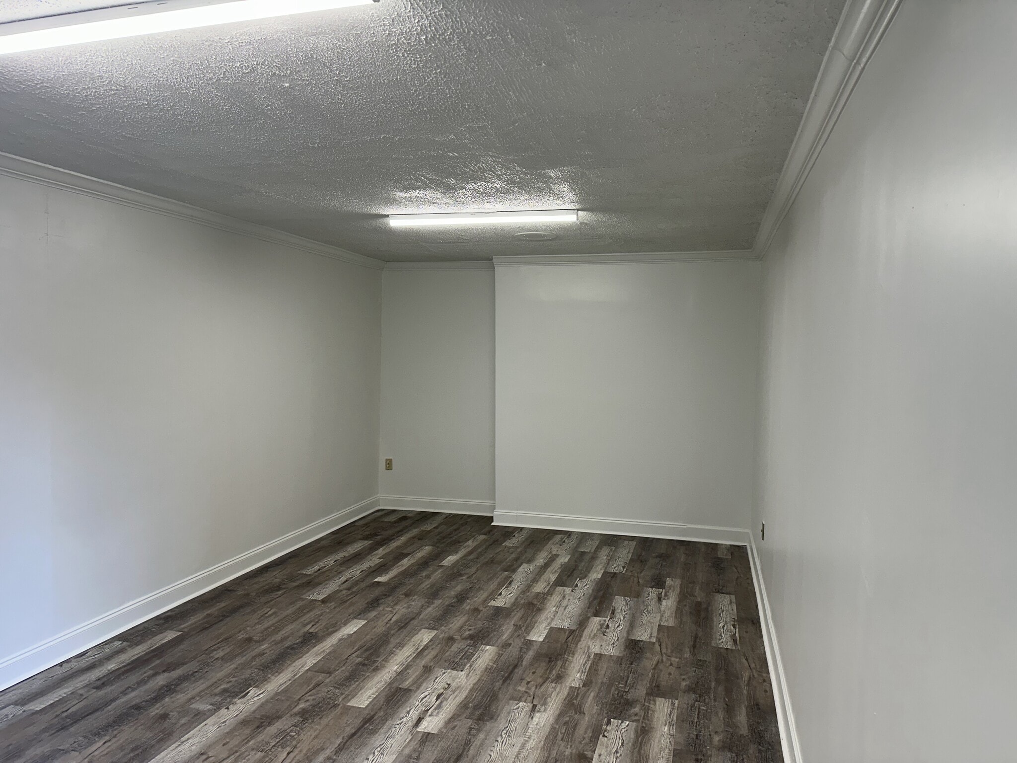 325-395 Commercial St, Casselberry, FL for lease Interior Photo- Image 1 of 2