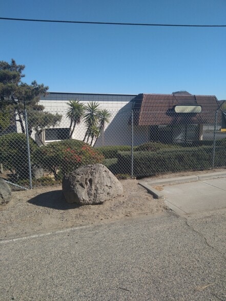 30919 Mission Rd, Bonsall, CA for lease - Building Photo - Image 2 of 24
