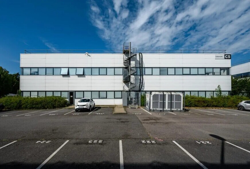 Flex in Cergy for lease - Building Photo - Image 3 of 50