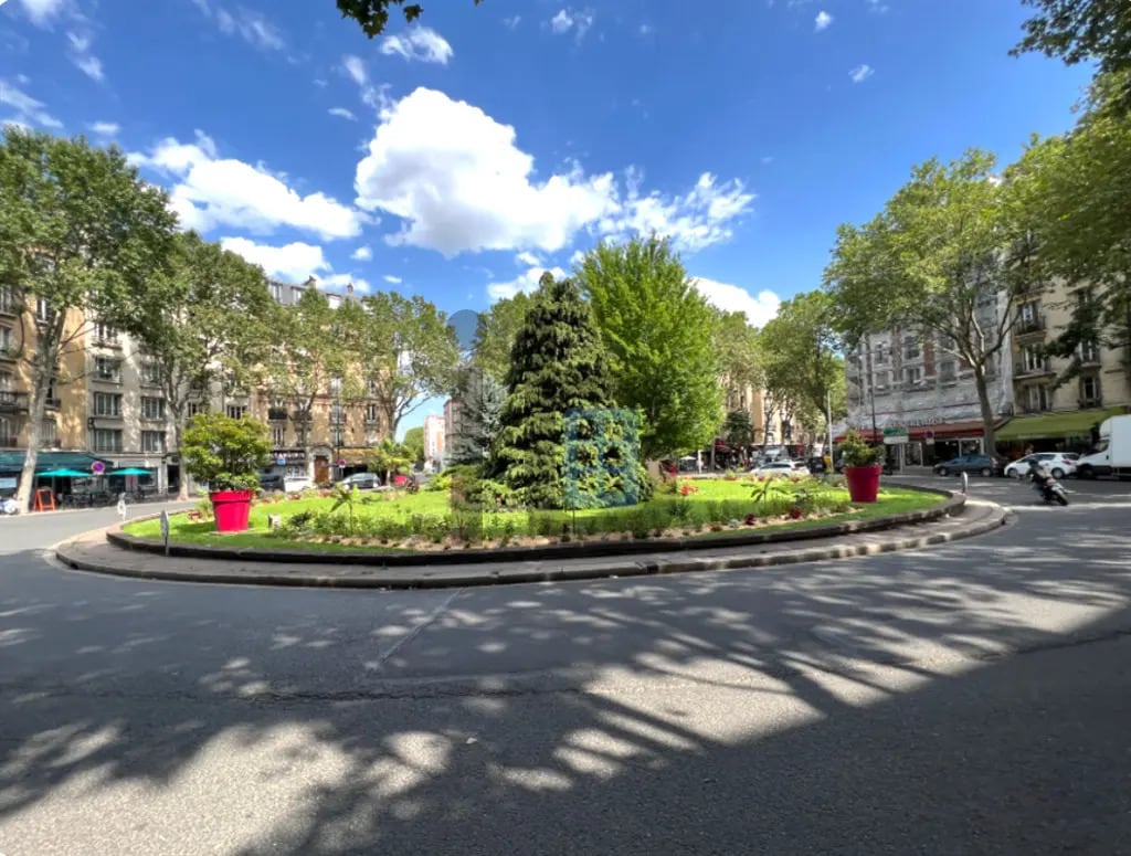Office in Clichy for lease Building Photo- Image 1 of 6