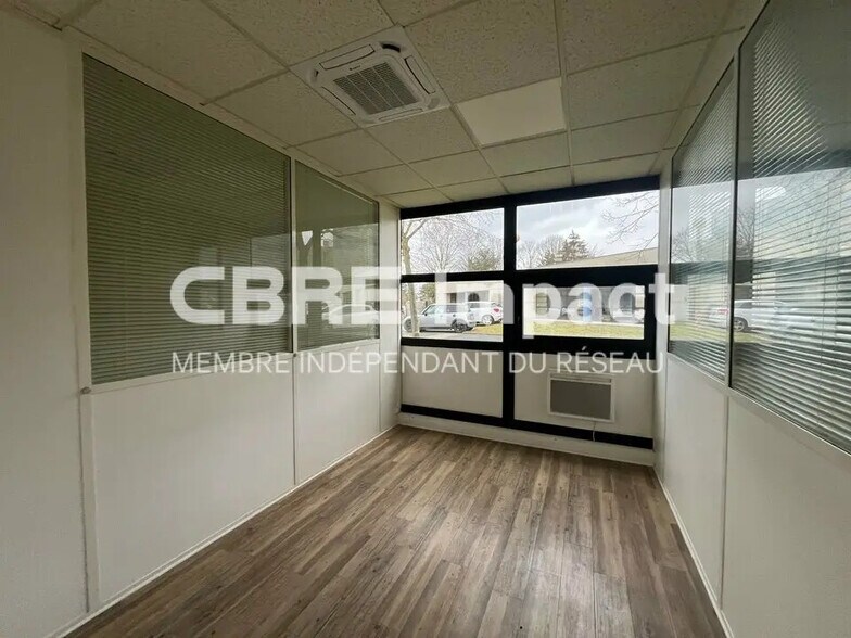 Office in Reims for lease - Building Photo - Image 3 of 9