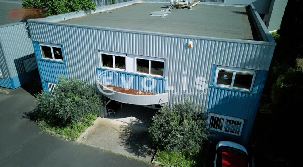 Office in Gallargues-le-Montueux for lease - Building Photo - Image 2 of 7