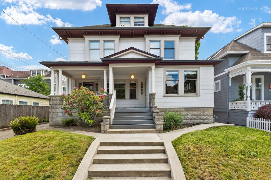 2222 NW Irving St, Portland, OR for sale - Primary Photo - Image 1 of 39