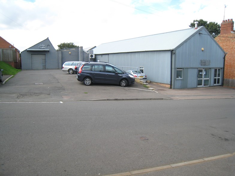 10 Park Rd, Raunds for lease - Primary Photo - Image 1 of 1