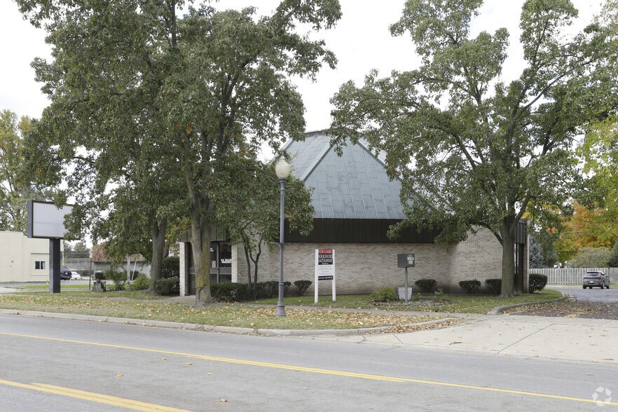 200 N Main St, Three Rivers, MI for sale - Primary Photo - Image 1 of 1