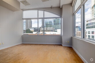 210 E Trade St, Charlotte, NC for lease Interior Photo- Image 2 of 3