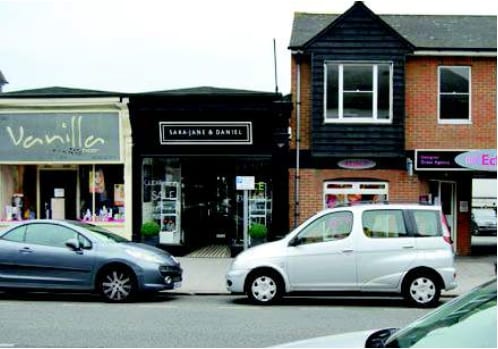 52 The Broadway, Leigh On Sea for sale Primary Photo- Image 1 of 1