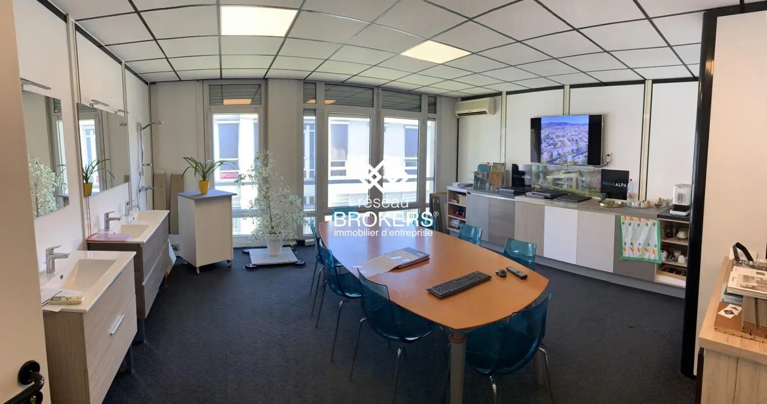 Office in Saint-Martin-le-Vinoux for sale Interior Photo- Image 1 of 16