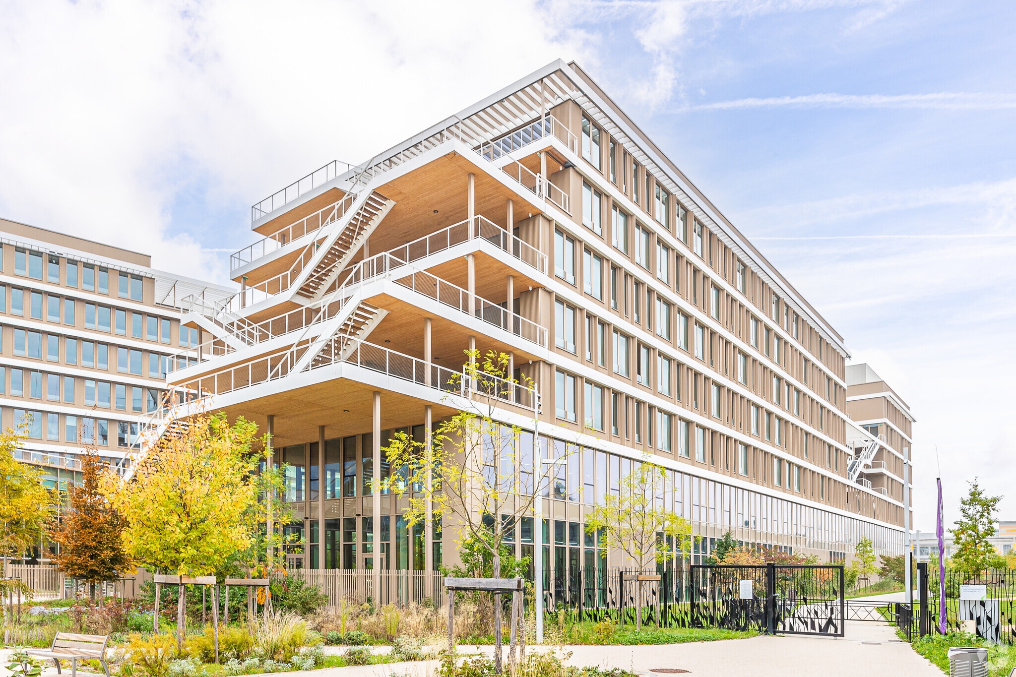 1 Place Des Papeteries, Nanterre for lease Primary Photo- Image 1 of 3