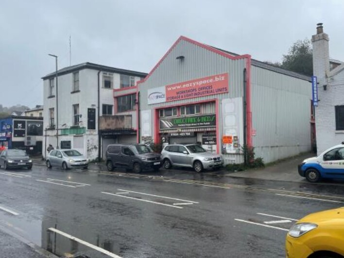 422 Bradford Rd, Batley, WYK WF17 5LS Industrial for Sale