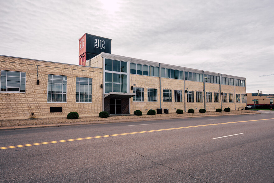 2112 Broadway St NE, Minneapolis, MN for lease - Building Photo - Image 1 of 8