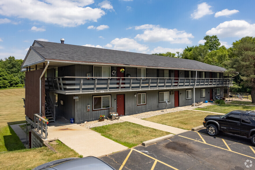 1525-1605 Bacon Ave, Portage, MI for sale - Building Photo - Image 1 of 1