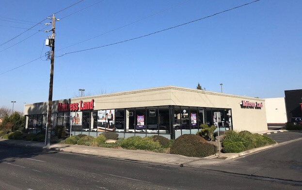 4222 W Shaw Ave, Fresno, CA for lease - Building Photo - Image 2 of 13