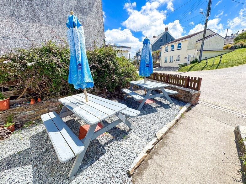 10 New Rd, Port Isaac for lease - Building Photo - Image 2 of 2