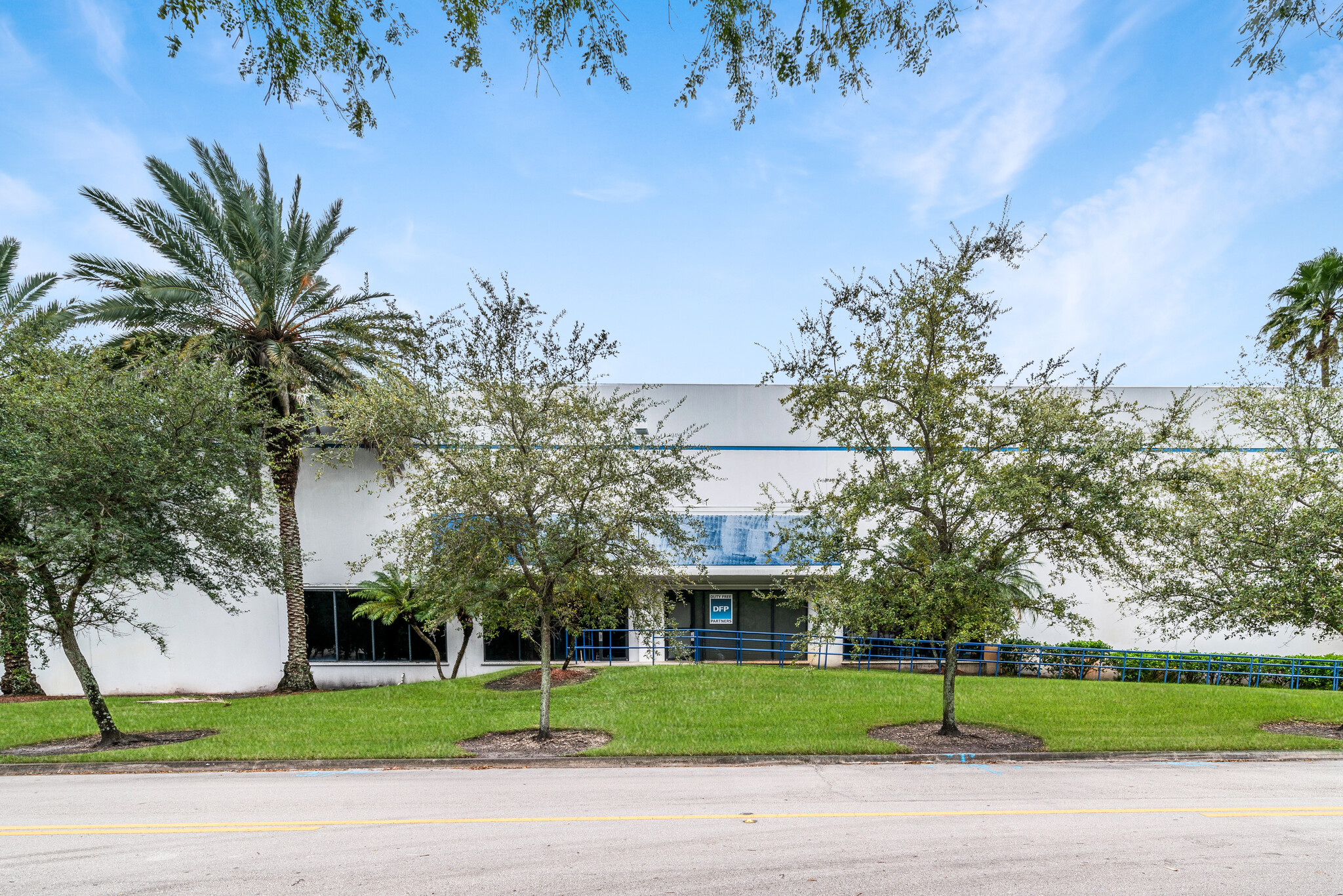 1950 NW 88th Ct, Miami, FL for lease Building Photo- Image 1 of 2