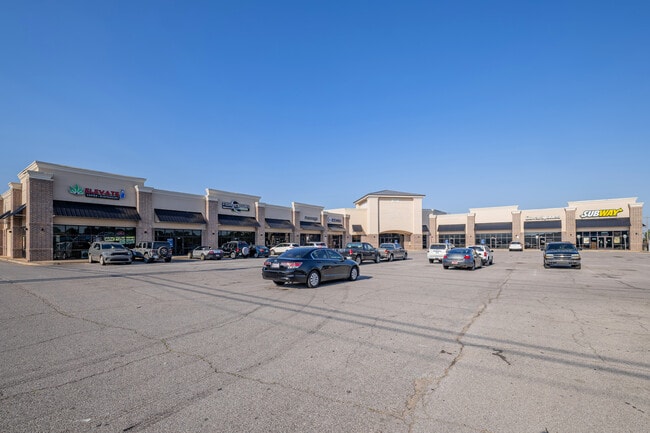 More details for 8000-8022 NW 39th Expressway, Bethany, OK - Retail, Flex for Lease