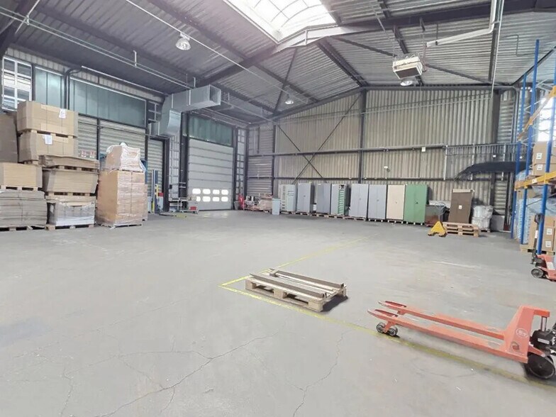 Industrial in Saint-Avold for sale - Interior Photo - Image 2 of 25