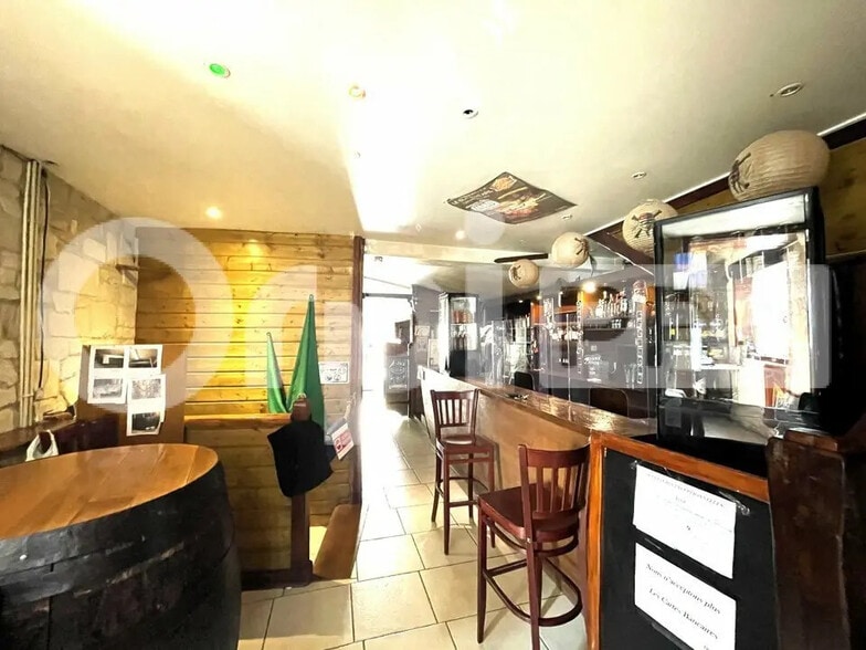 Retail in Laigneville for sale - Interior Photo - Image 2 of 5