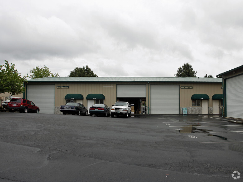 8136-8154 SW Durham Rd, Portland, OR for lease - Building Photo - Image 2 of 13