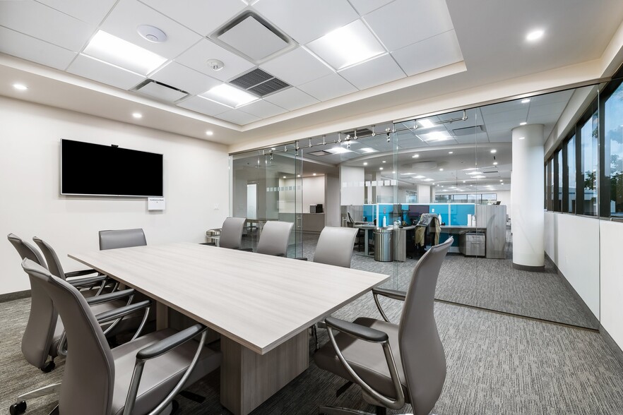 3303 W Commercial Blvd, Fort Lauderdale, FL for sale - Interior Photo - Image 1 of 45