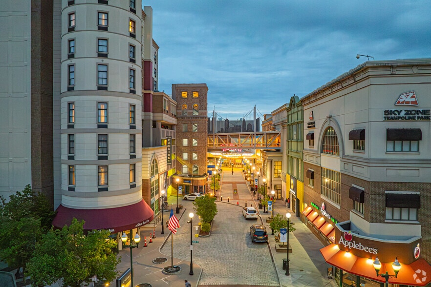 33 LeCount Pl, New Rochelle, NY for lease - Building Photo - Image 2 of 6