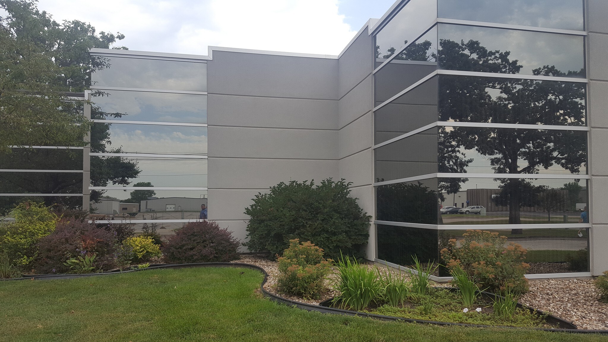 270 50th Ave SW, Cedar Rapids, IA for sale Building Photo- Image 1 of 1