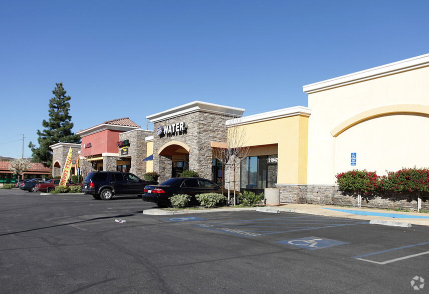 31904-31952 Mission Trail Ave, Lake Elsinore, CA for lease - Building Photo - Image 2 of 5