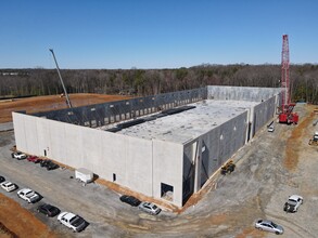 10384 Lakeridge Pky, Ashland, VA for lease Building Photo- Image 2 of 3