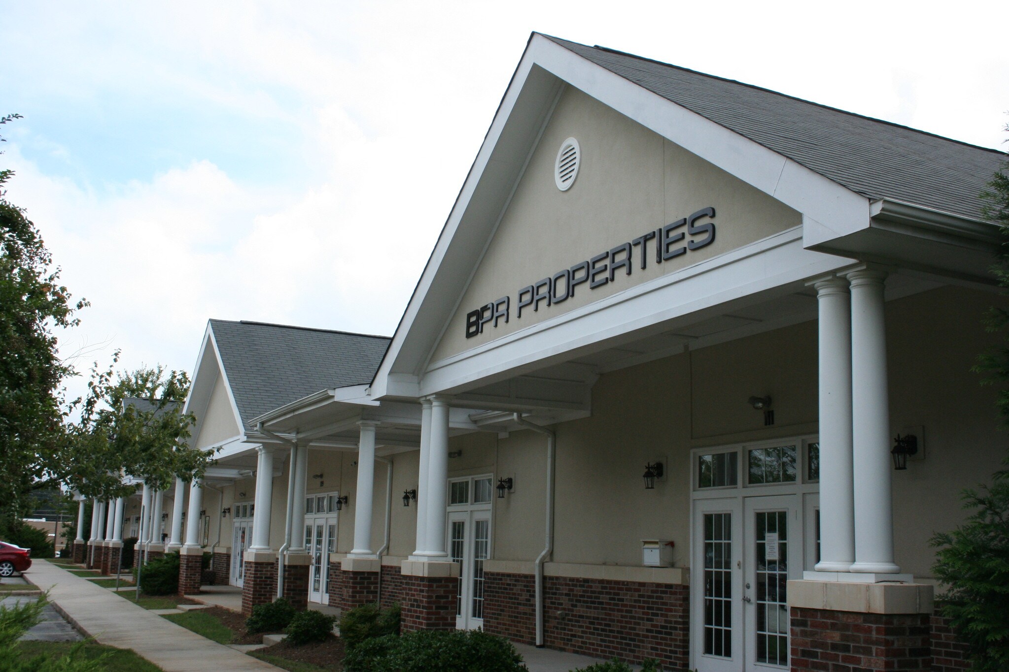 3735 Admiral Dr, High Point, NC 27265