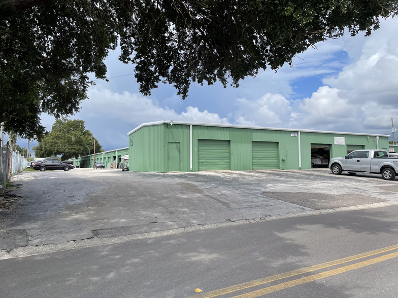 5100 95th St N, Saint Petersburg, FL for lease - Building Photo - Image 1 of 10