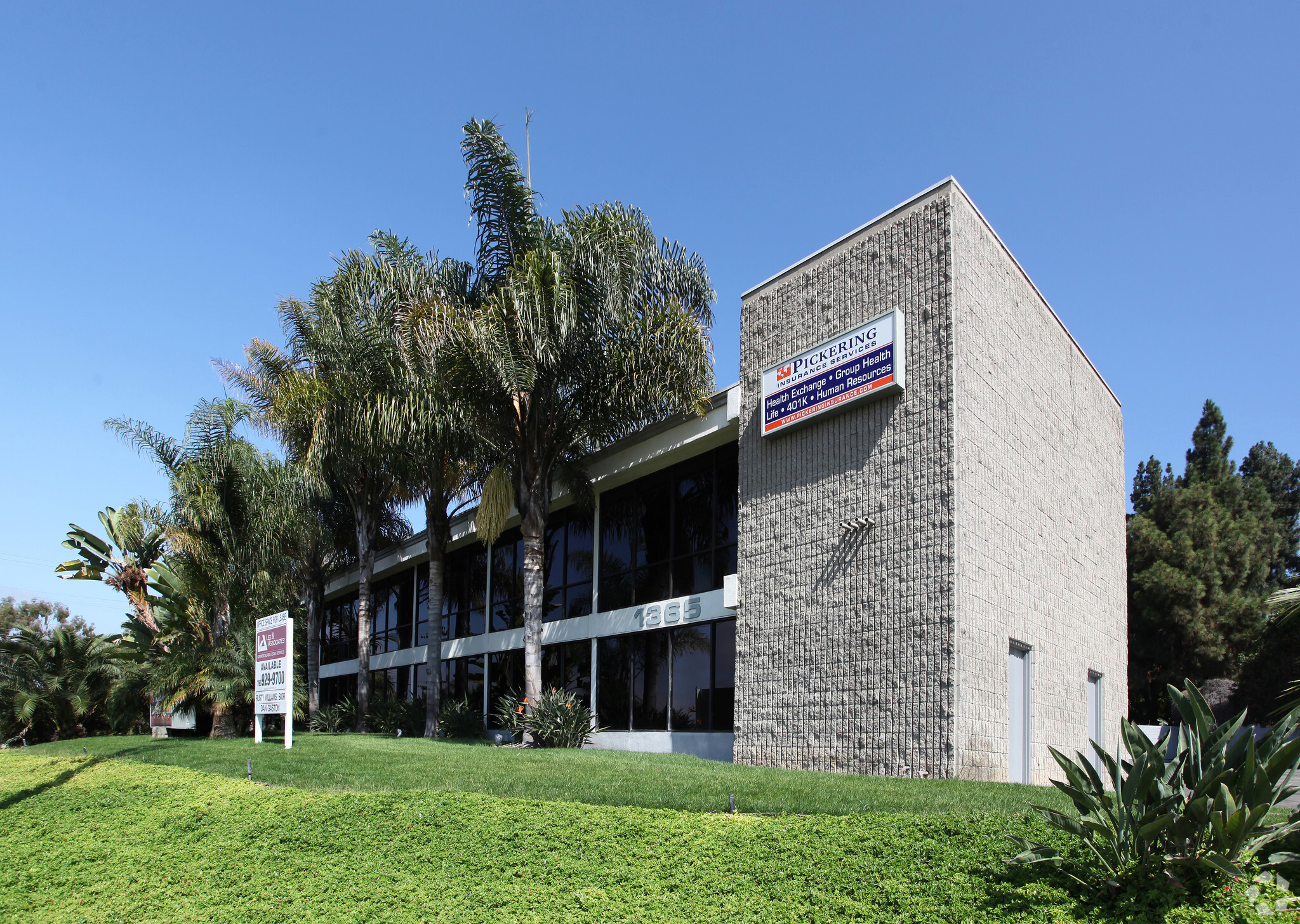 1365 W Vista Way, Vista, CA for lease Building Photo- Image 1 of 5