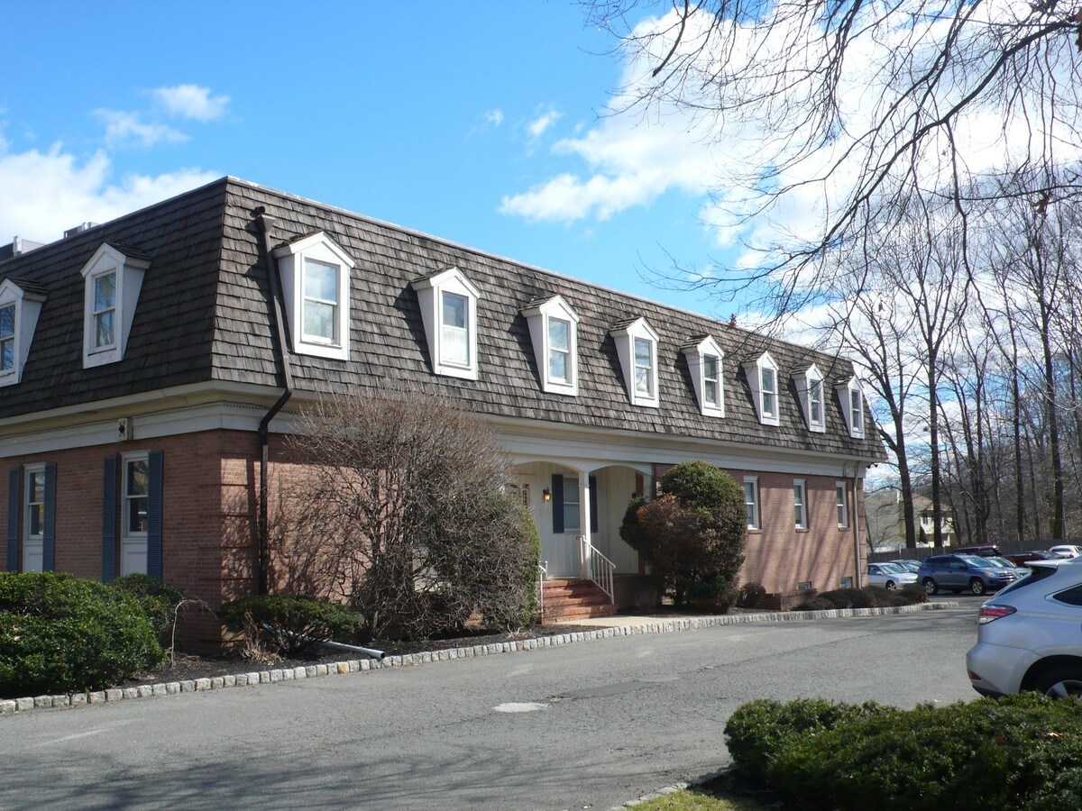 1100 US Highway 22, North Plainfield, NJ 07060