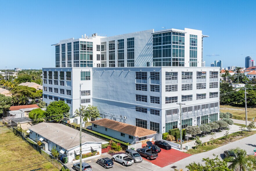 800 SE 4th Ave, Hallandale Beach, FL for lease - Building Photo - Image 3 of 50