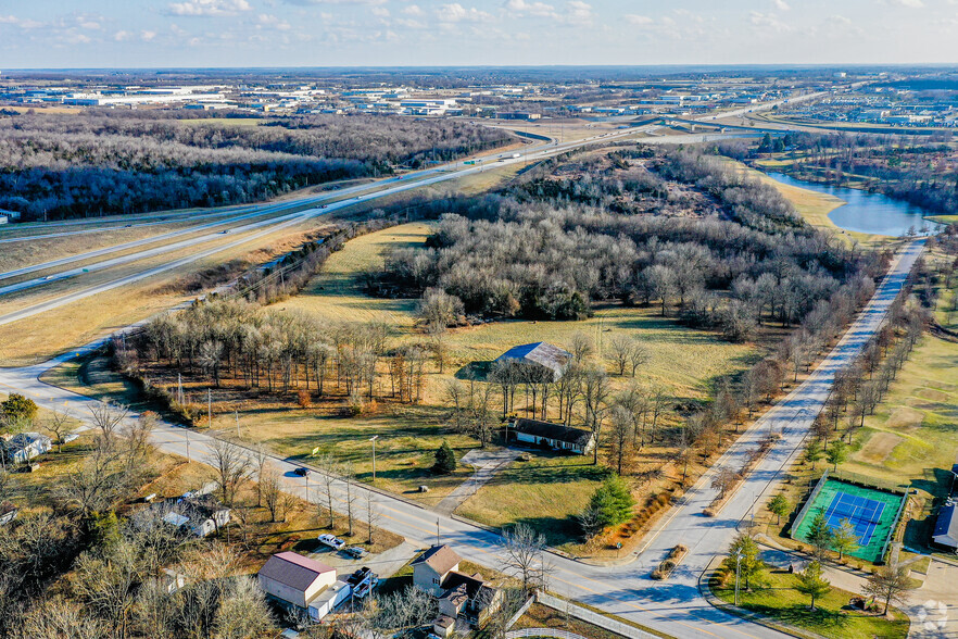 3224 E Valley Water Mill Rd, Springfield, MO for sale - Building Photo - Image 1 of 6