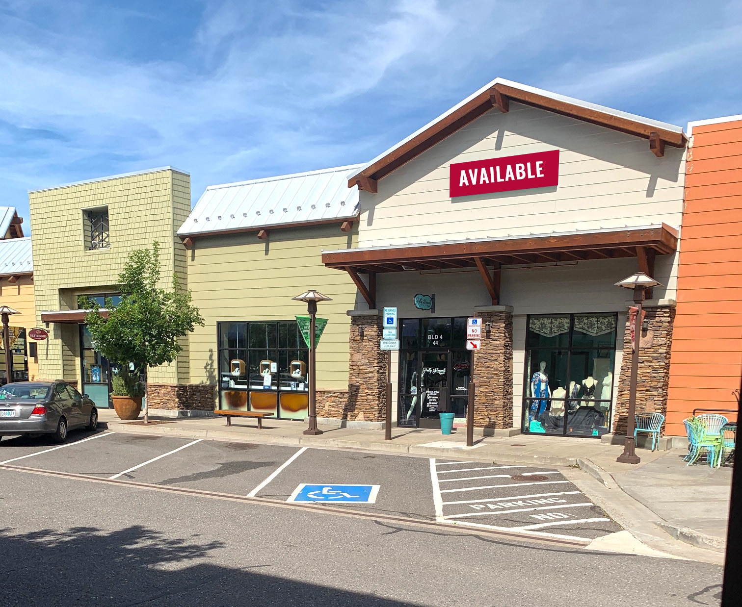 63455 N Highway 97, Bend, OR for lease Interior Photo- Image 1 of 4